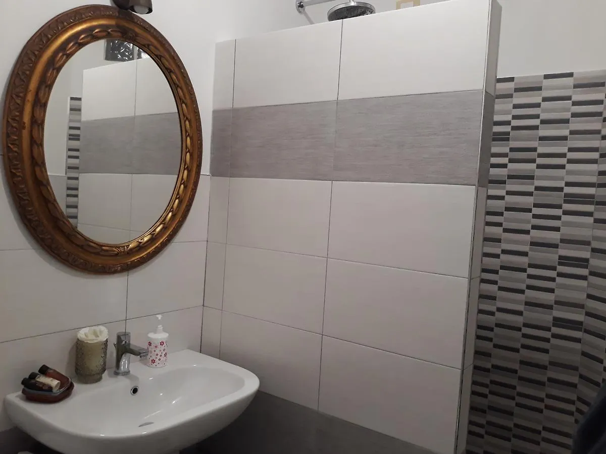 *** Bed & Breakfast Bed and Breakfast La Terra di Mingo Vado Ligure Italia